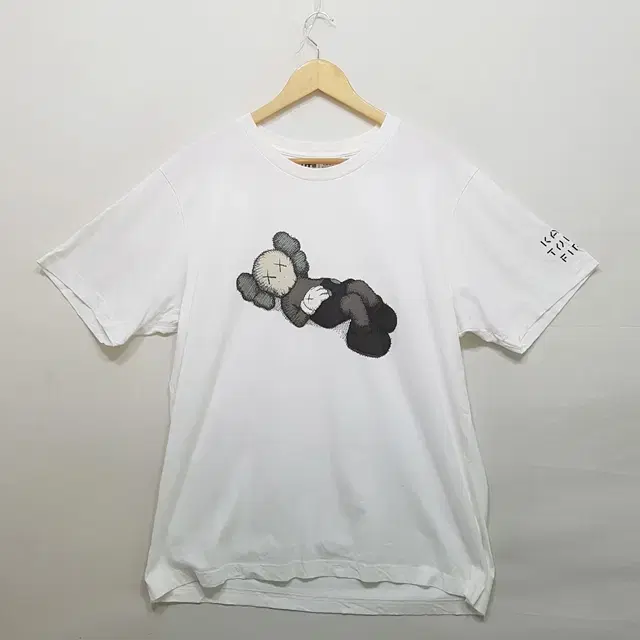 KAWS TOKYO FIRST Uniqlo T-shirt Men's