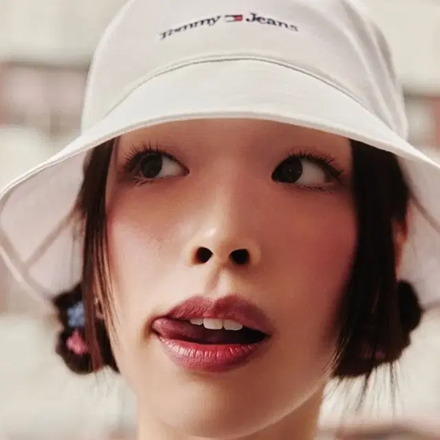 타미힐피거 [Tommy Hilfiger] 스몰 레터링 자수 스포츠 버킷햇