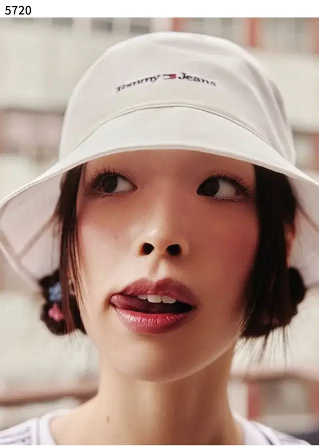 타미힐피거 [Tommy Hilfiger] 스몰 레터링 자수 스포츠 버킷햇