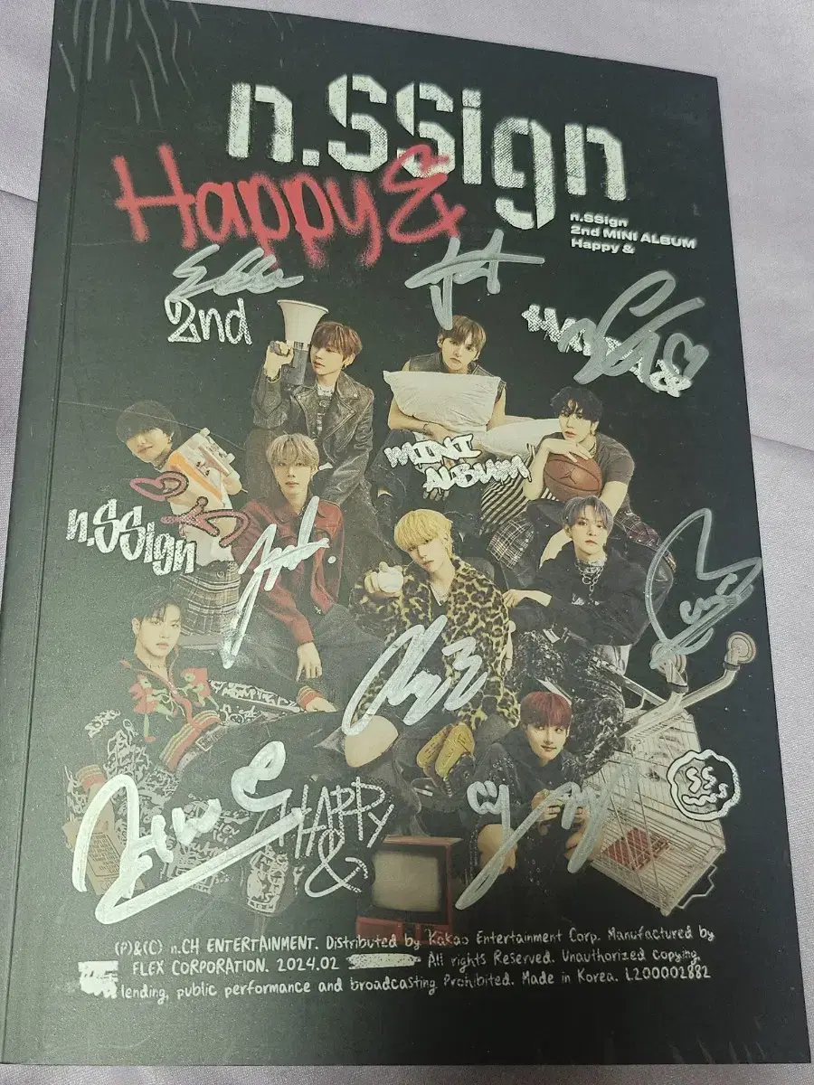 N-Sign Non-Sale Autographed Album