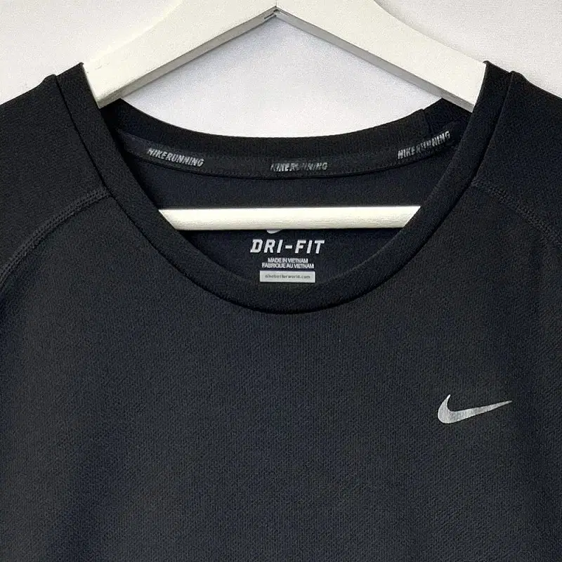 NIKE 나이키 로고 프린팅 드라이핏  반팔 티XL 블랙