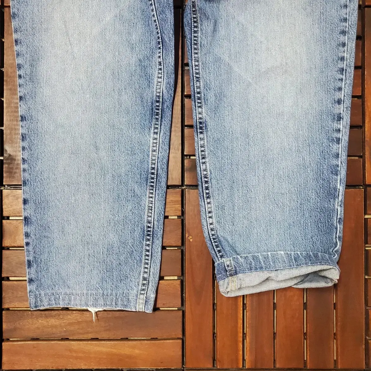 90s Calvin Klein (34 inch)