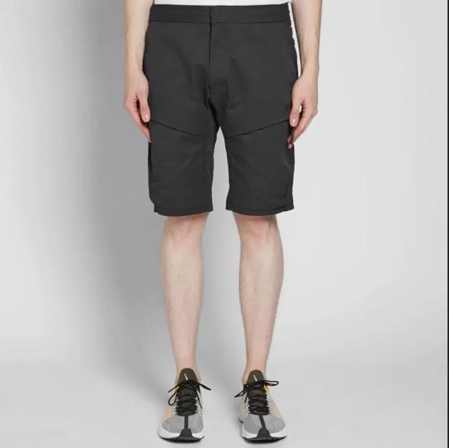 S) Nike TechPack Vahn Woven Shorts