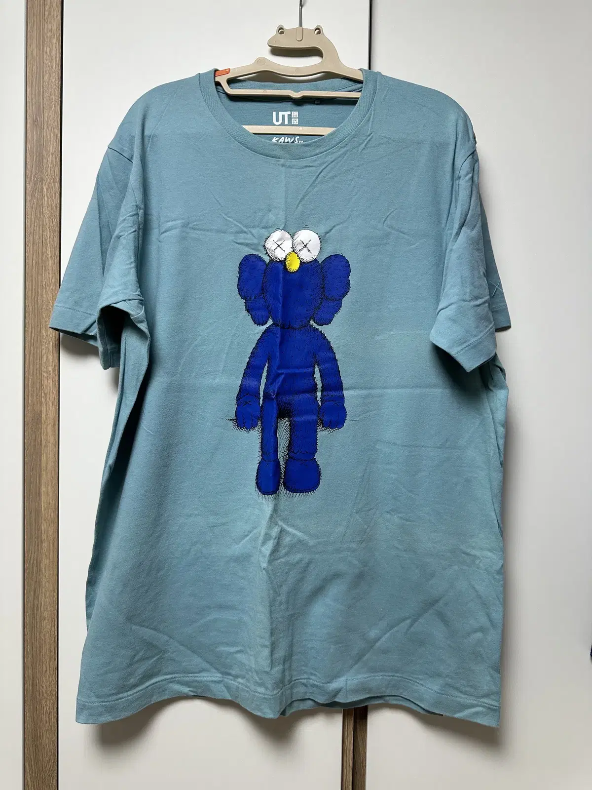 정품 kaws 카우스 콜라보티셔츠 남자 반팔티셔츠 남성 면티셔츠 xl