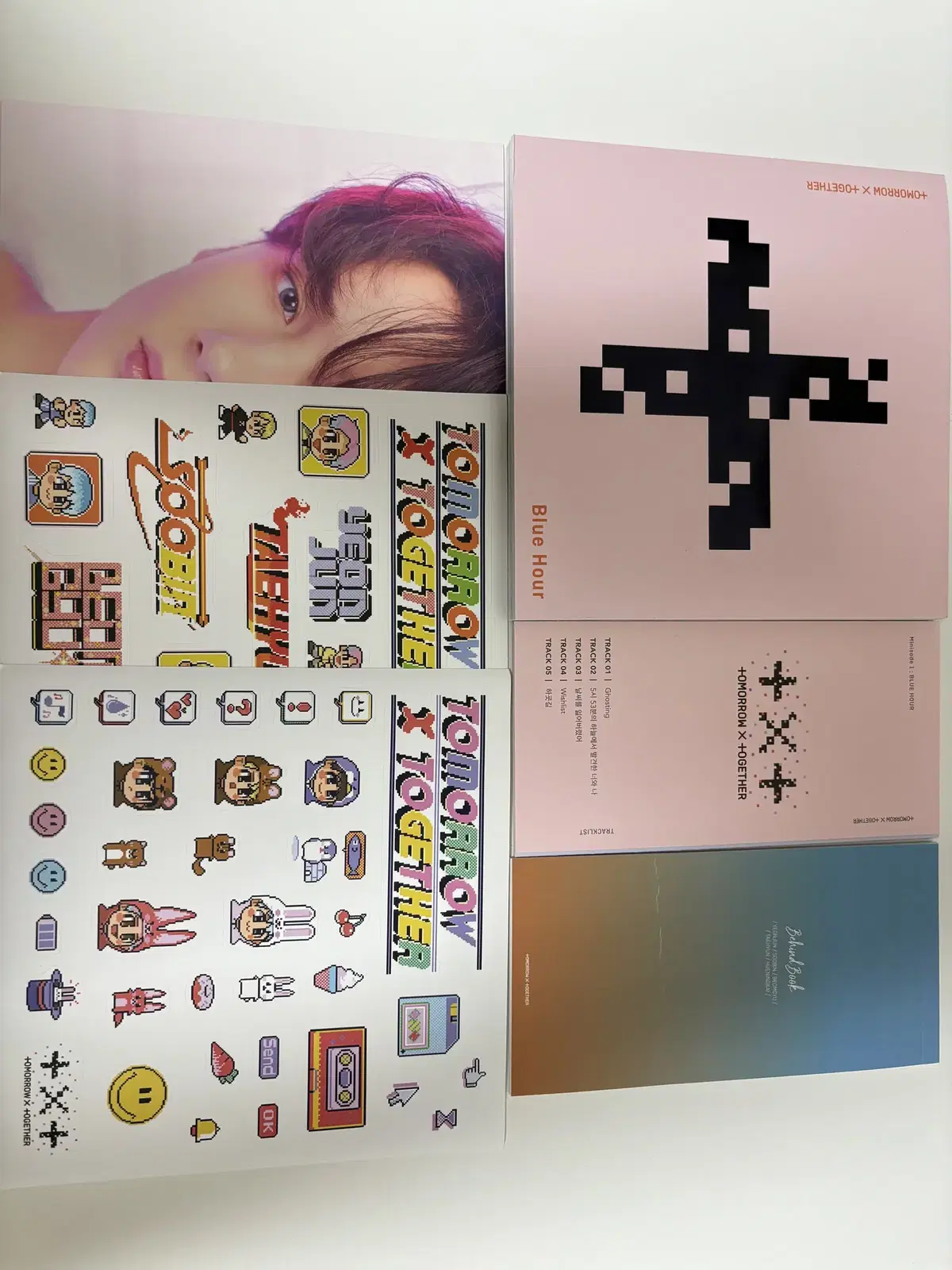 TXT Bloo Hour VR unsealed album