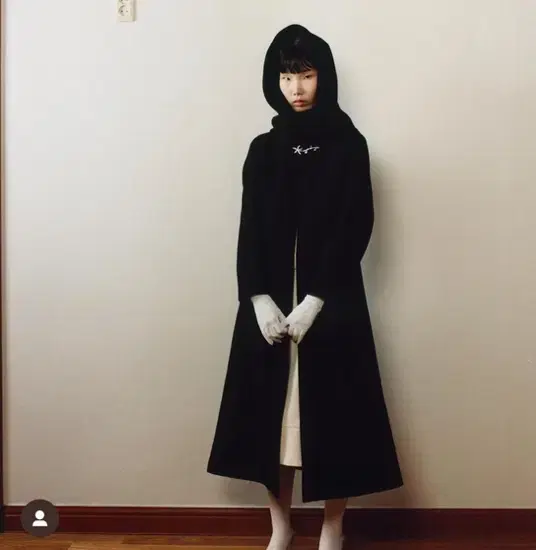 Jisoolee AW21 long coat with hood