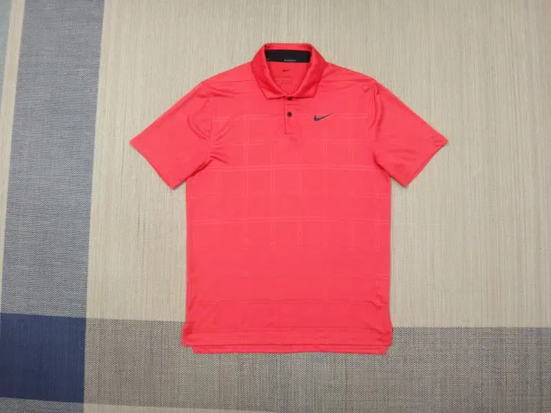 (M/95) Nike Golf Dry Fit Vapor Textured Vahn Short Sleeve