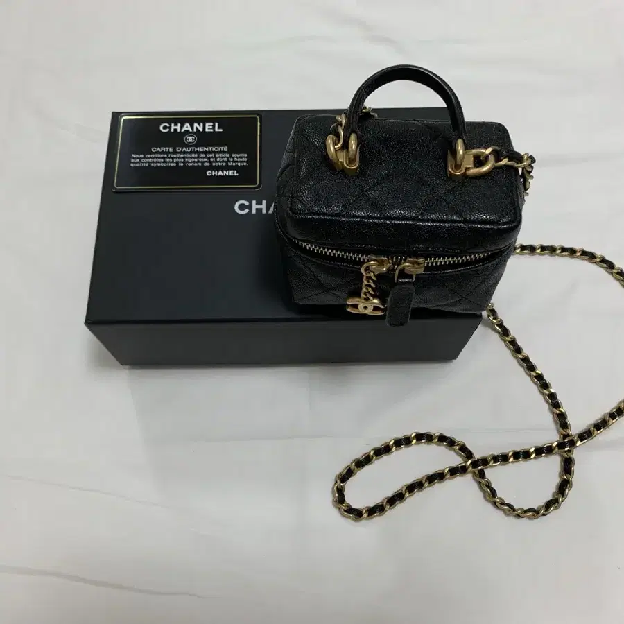 chanel 샤넬 베니티 미니 탑 핸들 체인백