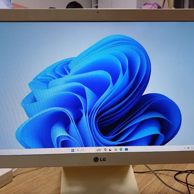 LG일체형 PC(LG22V24) 읜도우11 풀셋트 팝니다