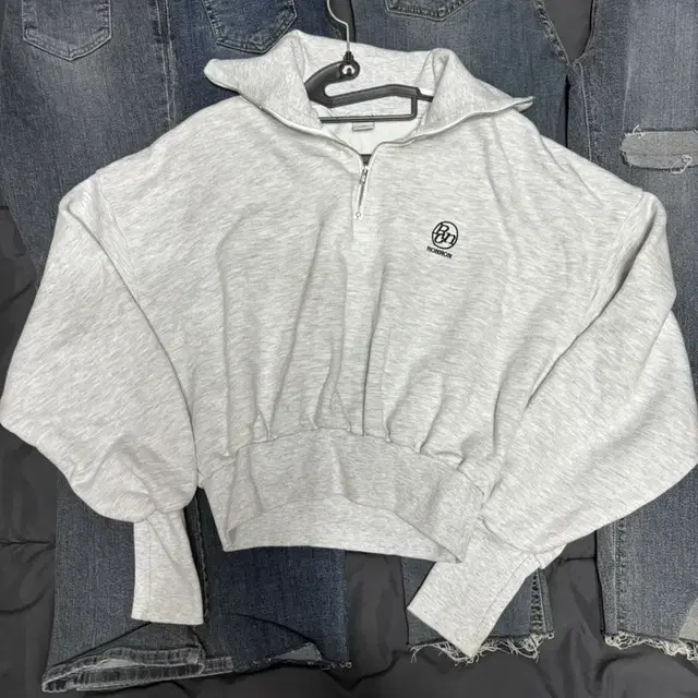 론론 HALF ZIP UP SWEATSHIRT WHITE MELANGE