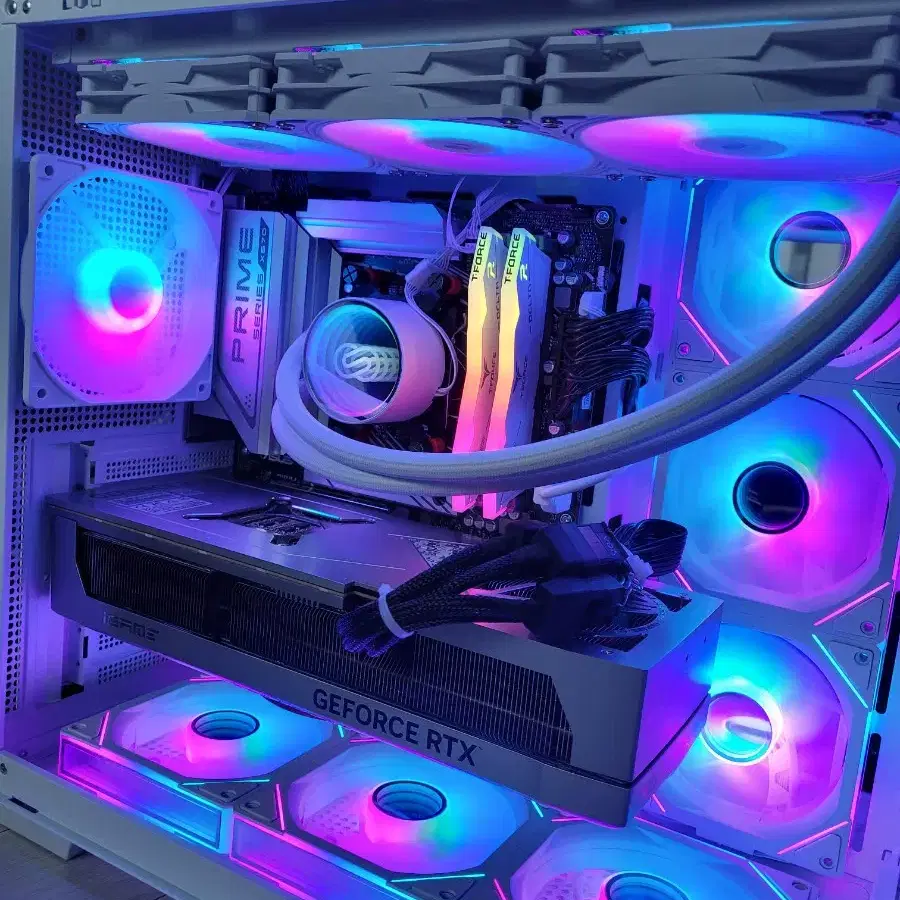 i9-14900K RTX4090 IGAME 화이트본체