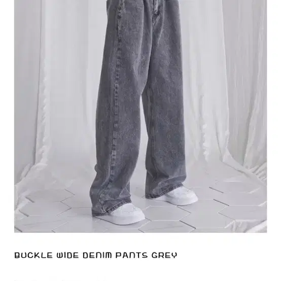 BUCKLE WIDE DENIM PANTS GREY 팝니다