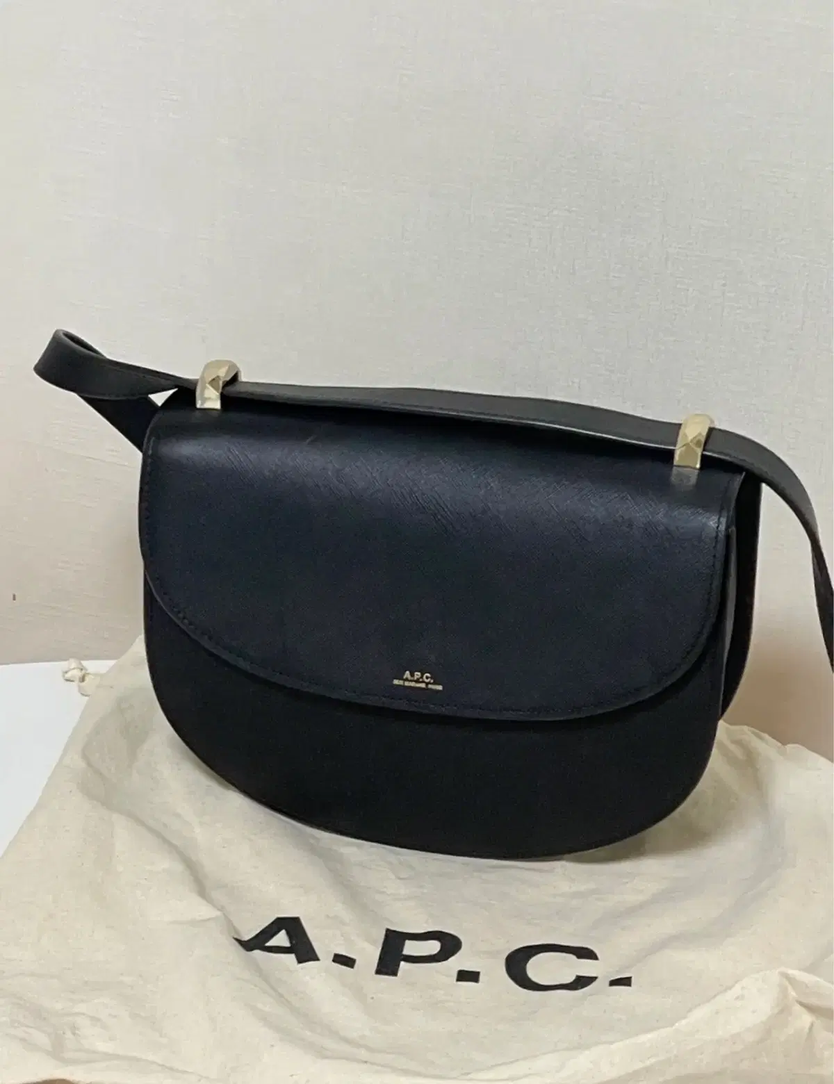 A.P.C 제네바 사피아노 판매합니다