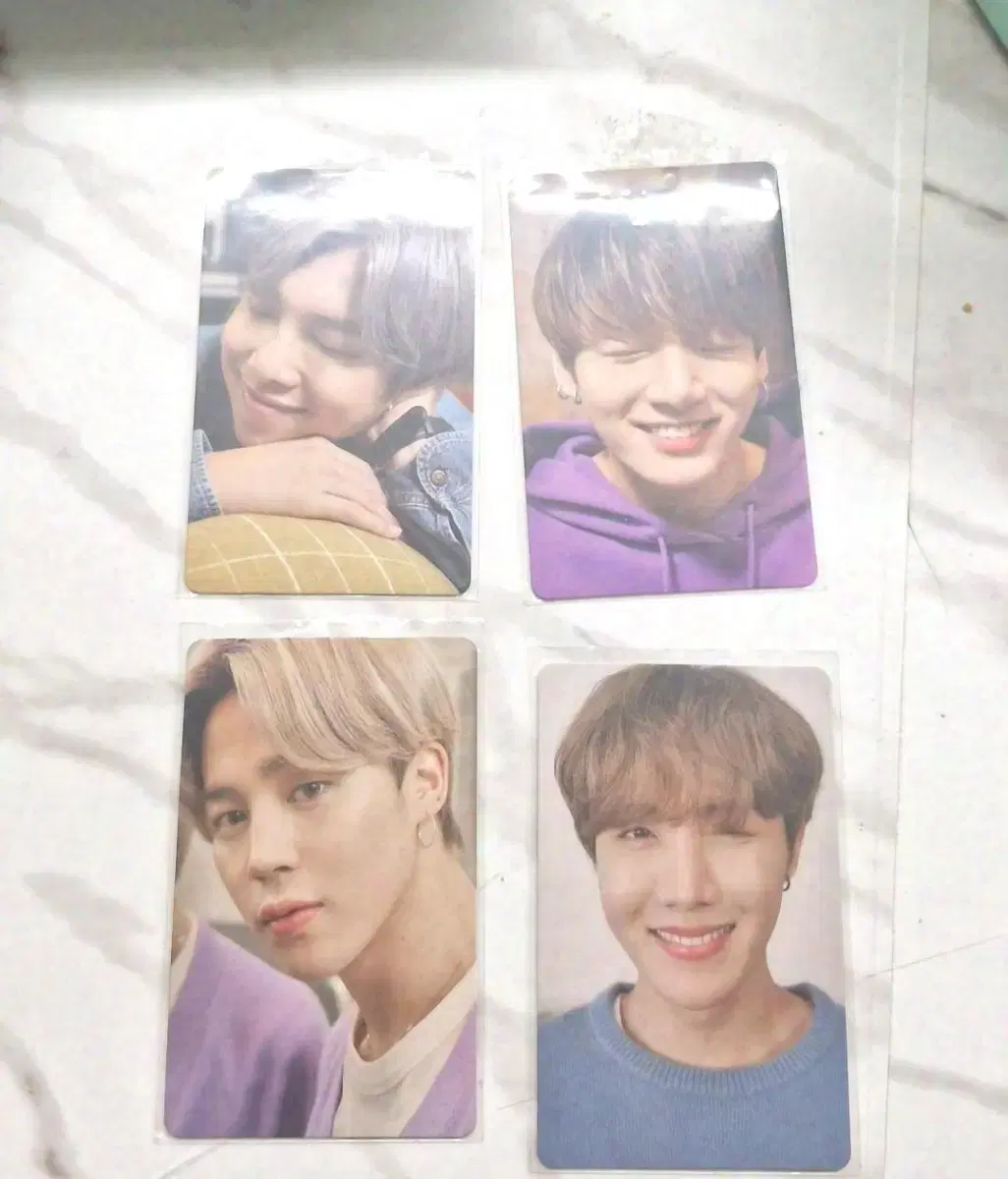 (Price drop)Bulk Bangtan bangtan BTS Galaxy Photo Card sells