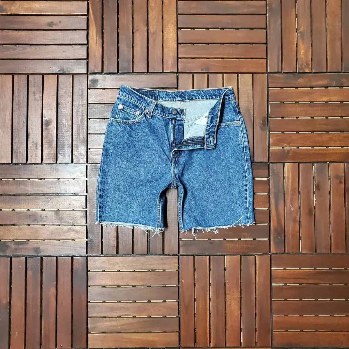 90s Levis 519 Shorts (32 inch)