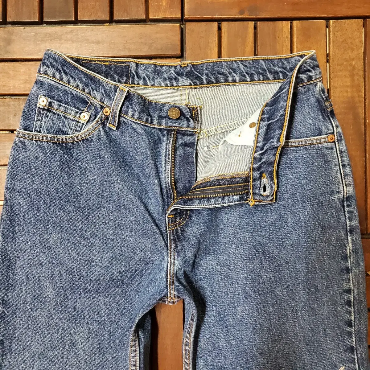 90s Levis 519 Shorts (32 inch)