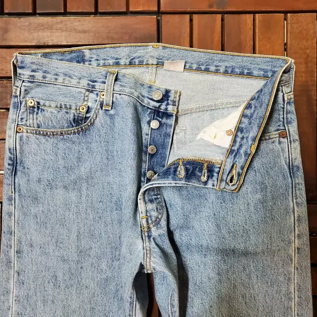 00s Levis 501 Shorts made in Mexico (34