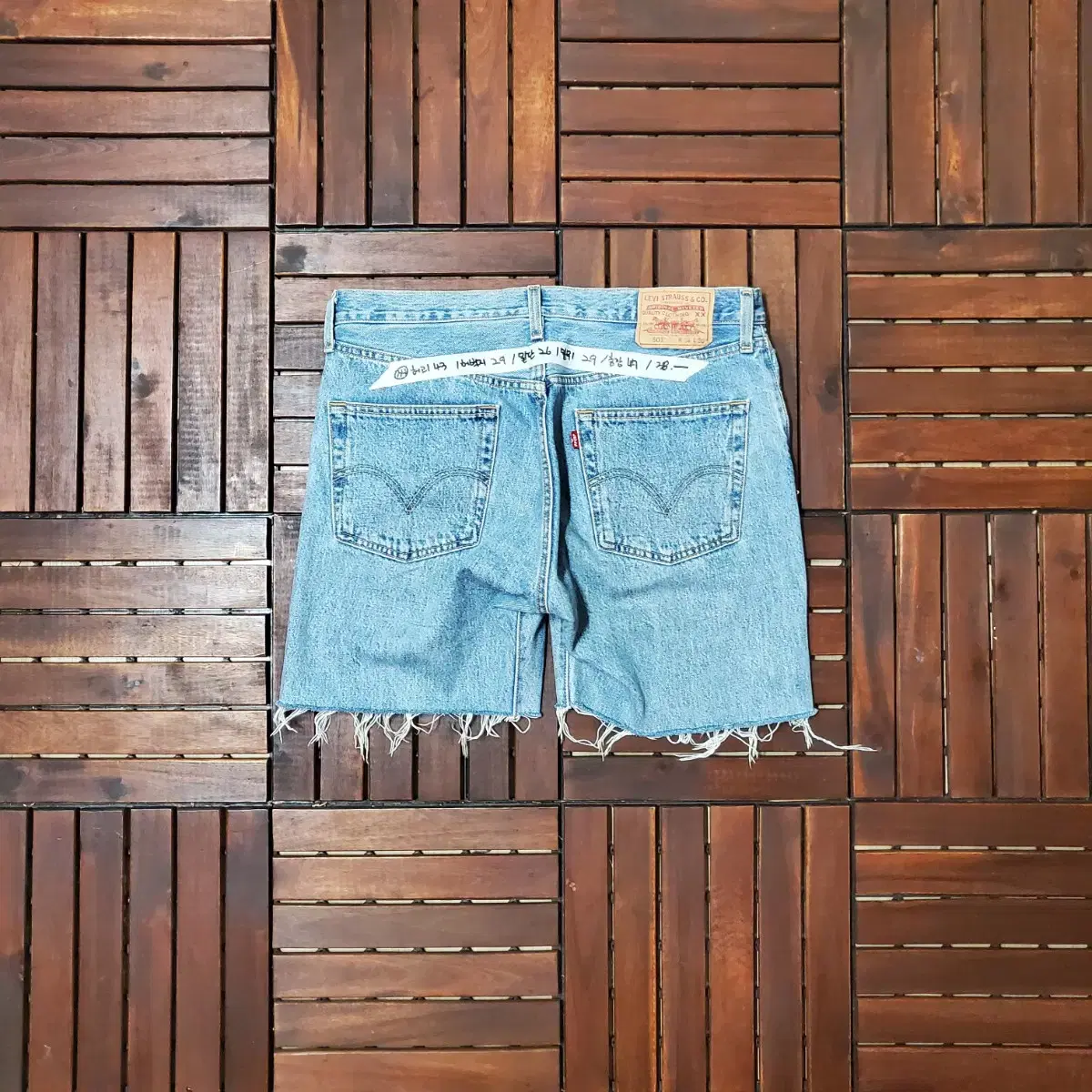 00s Levis 501 Shorts made in Mexico (34