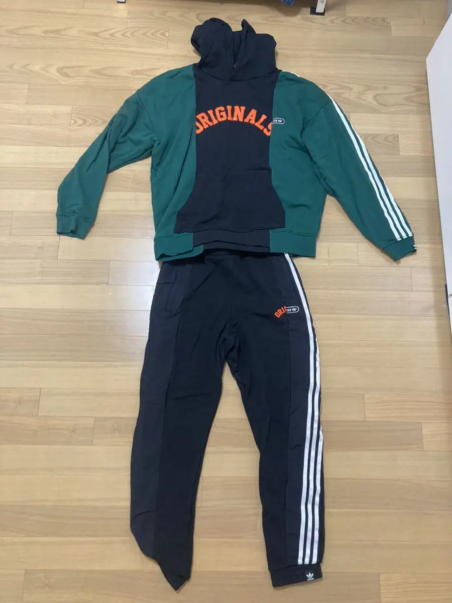 Adidas Original Training Setup XL ,30-32 sells for