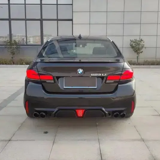 BMW F10 신형 LCI 판매합니다. 신제품이고 만나서 드립니다