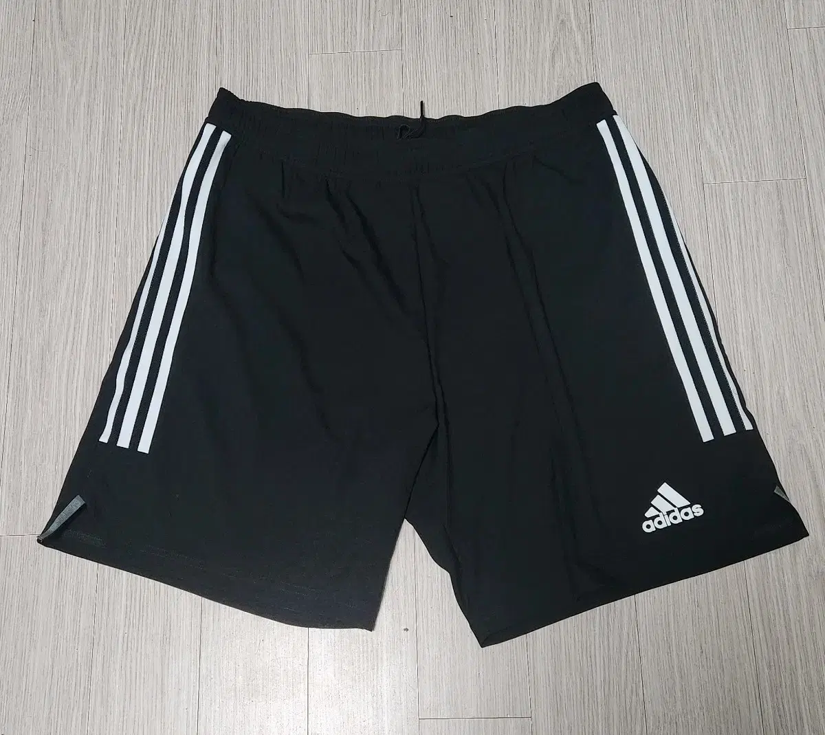 Adidas vahn