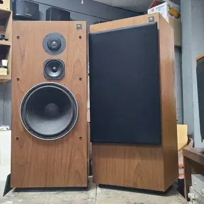 jbl L100t