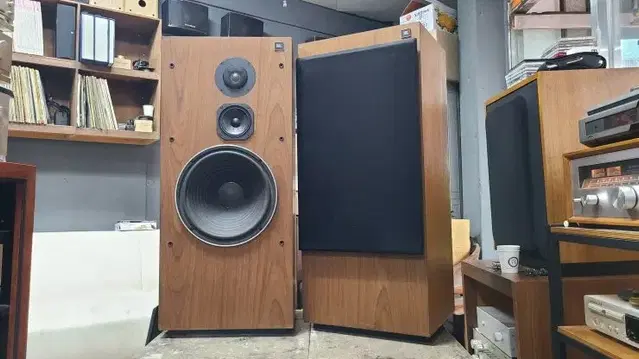 jbl L100t