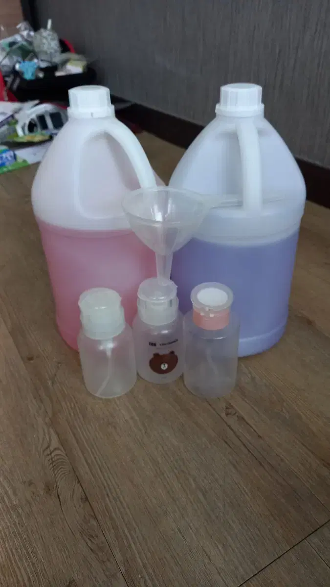 Nail salon ingredients gel cleanser and jelly remover in large quantities (for ducks)