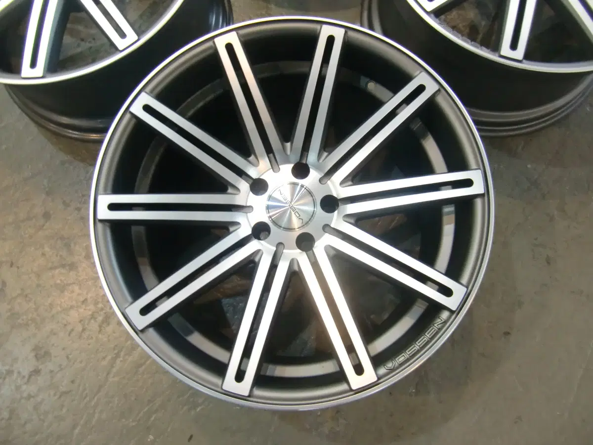 VOSSEN CV4 20인치 실버폴리쉬 JDM 일본판 전시품