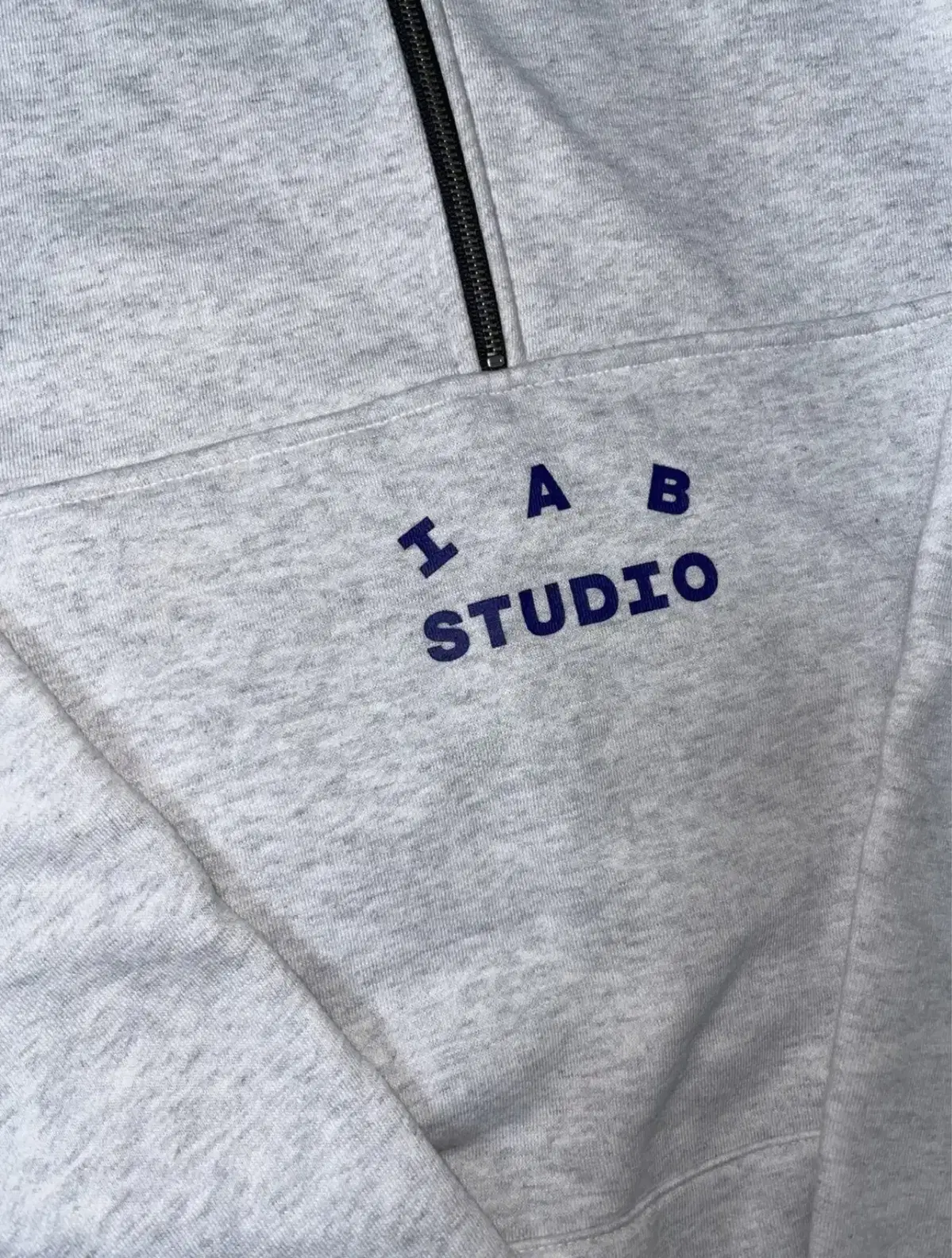 아이앱 하프집업 라이트 그레이 IAB Studio Half Zip