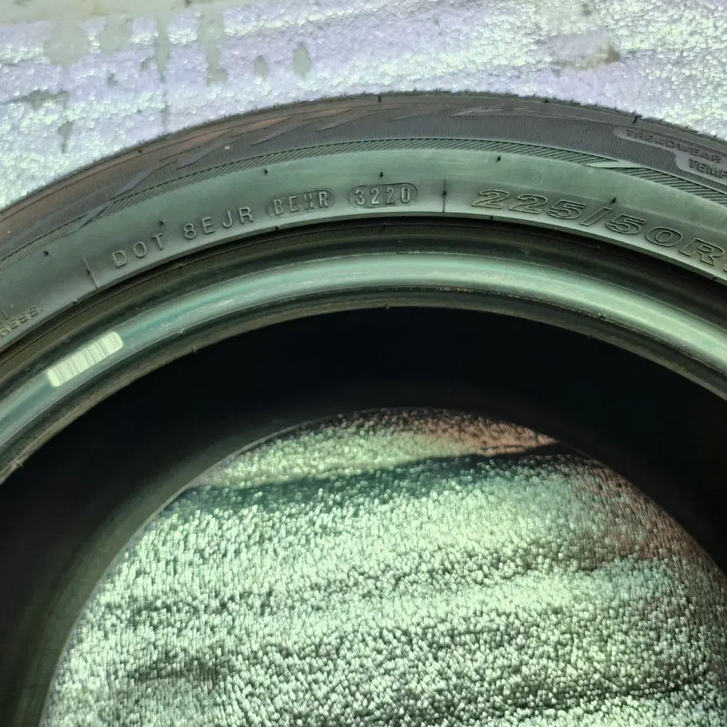 넥센 225/50R/17 (3220) 중고타이어 17인치