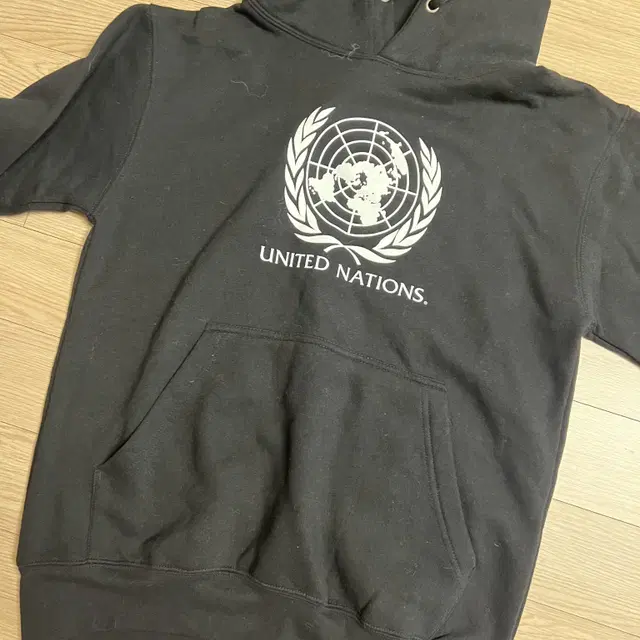 유엔 United Nations 후드티