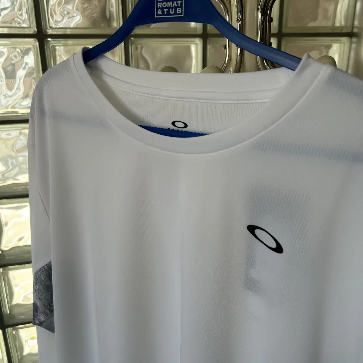 오클리 로고 티 oakley sleeve logo tee