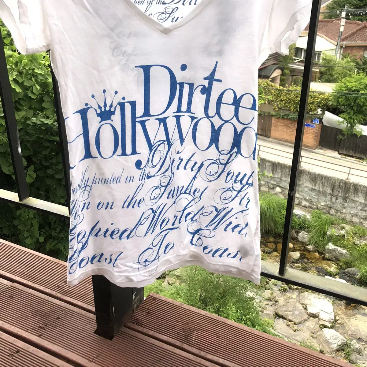 Vintage Dirtee hollywood white v neck