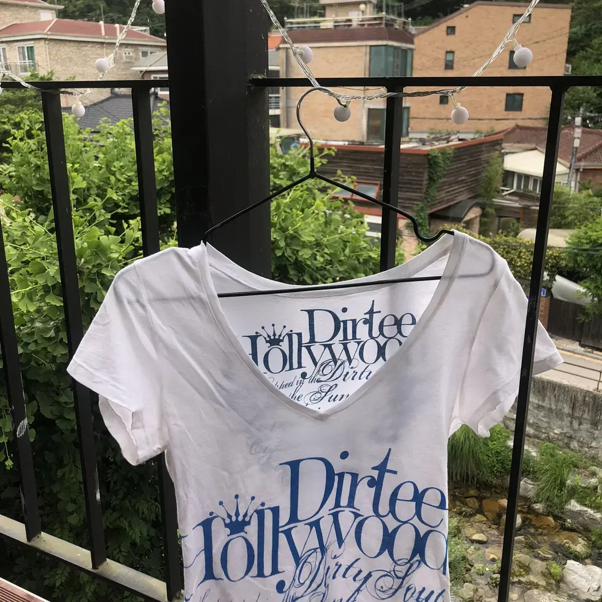 Vintage Dirtee hollywood white v neck