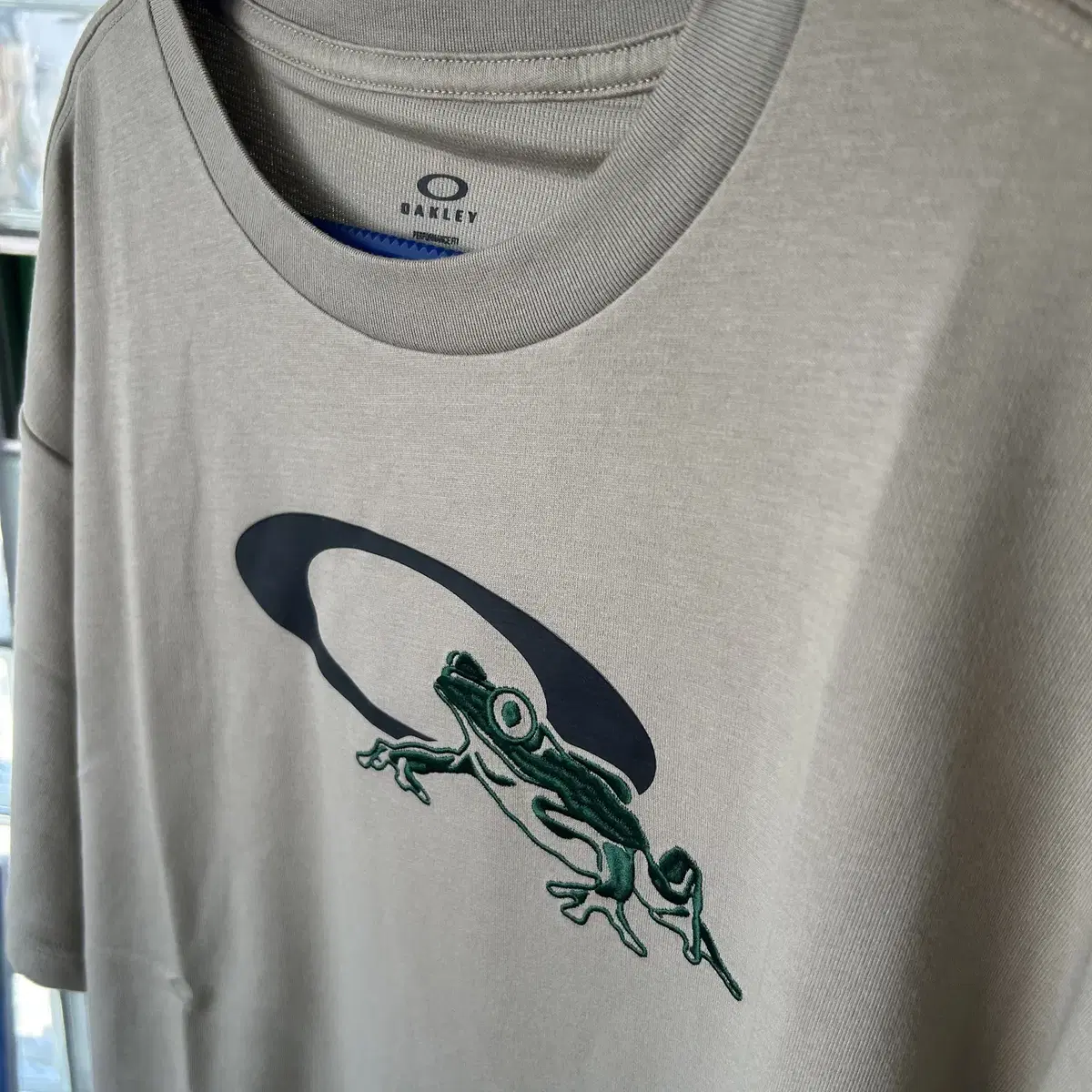 오클리 개구리티 oakley frog half tee