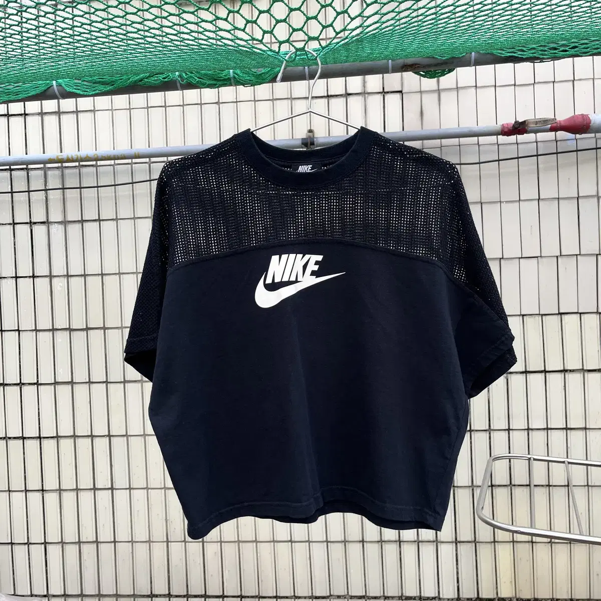 나이키 시스루 매쉬 크롭 반팔티셔츠 Nike