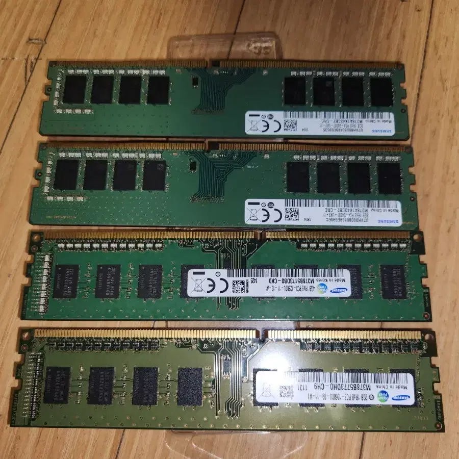 DDR4 8G 2개 한세트