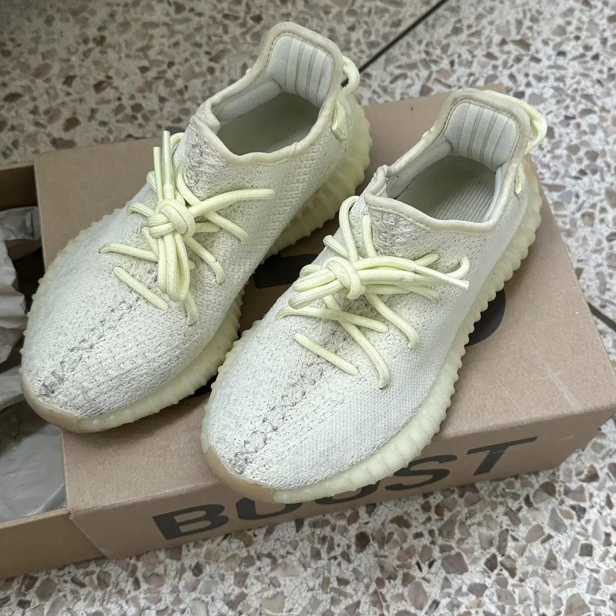 Yeezy350 V2 butter 이지350 버터