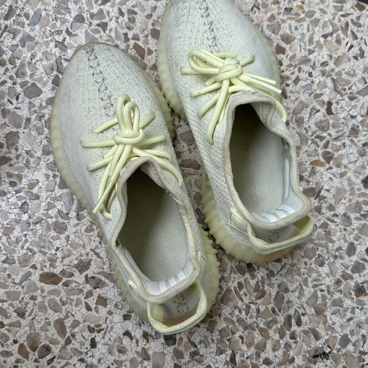 Yeezy350 V2 butter 이지350 버터