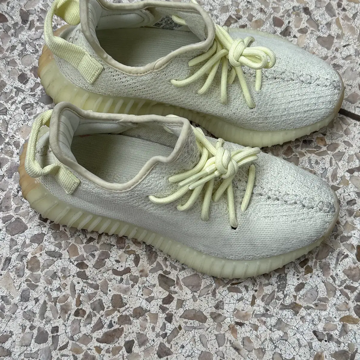 Yeezy350 V2 butter 이지350 버터