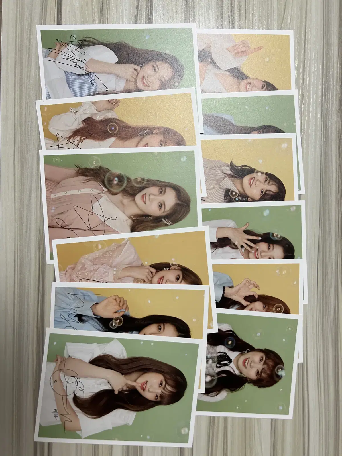 IZ*ONE Seoul Con postcard set sells