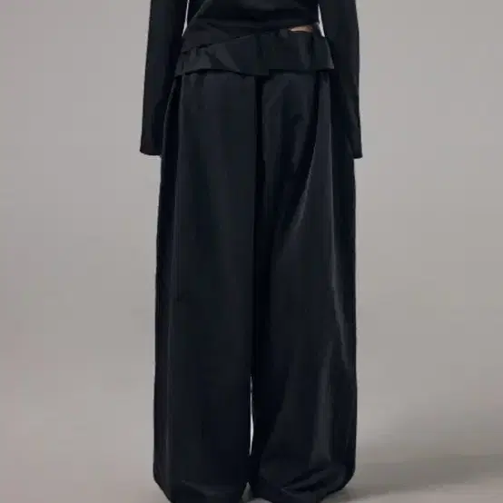 트리밍버드 folded waist band pants black 새상품