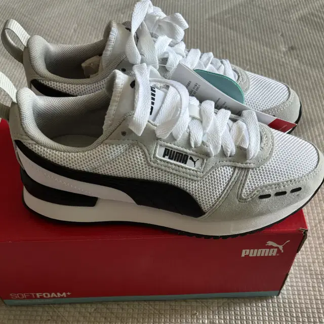 (무배) 새상품 PUMA R78 화이트그레이 운동화