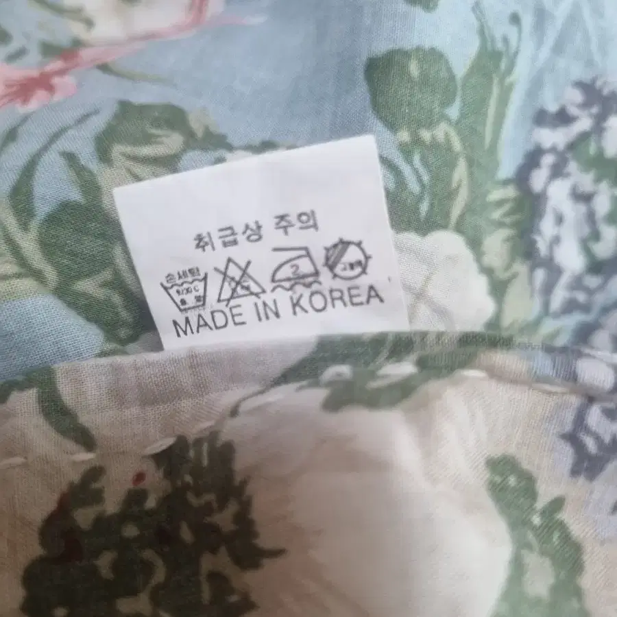 꽃무늬 블라우스