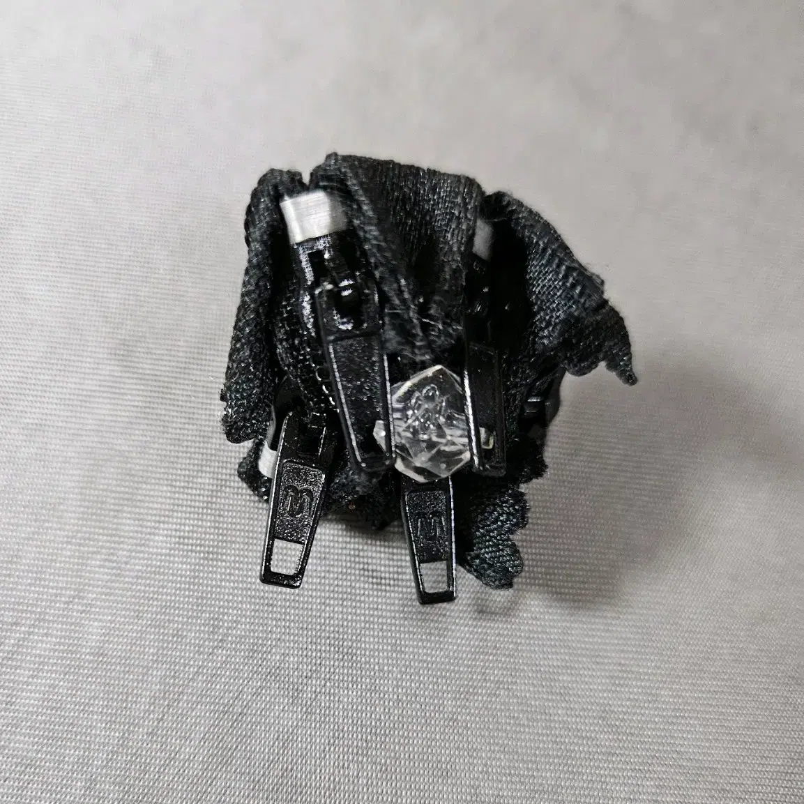 zipper ring with a cubic 지퍼 반지