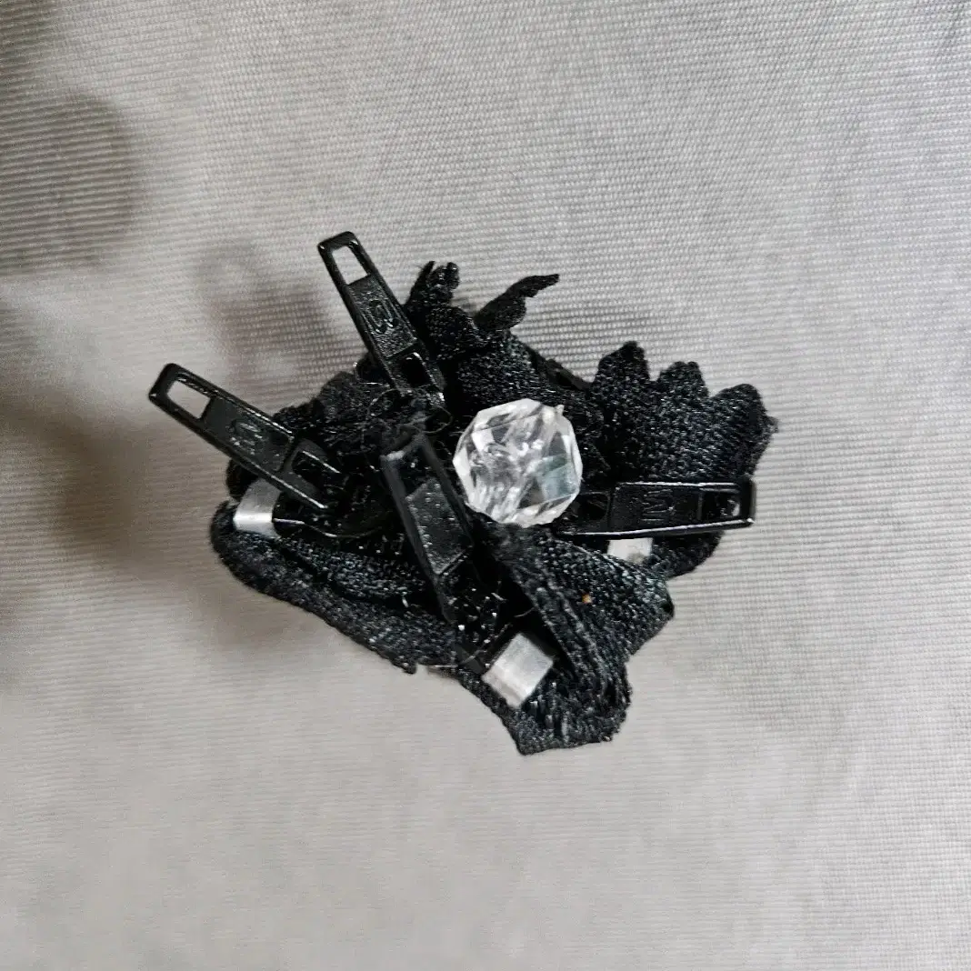 zipper ring with a cubic 지퍼 반지