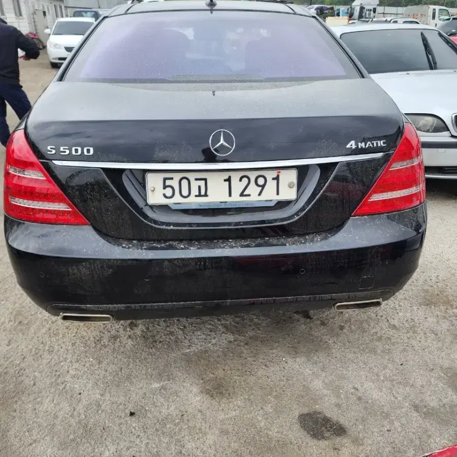 벤츠 w221 후기형 s500  부품 각개판매합니다