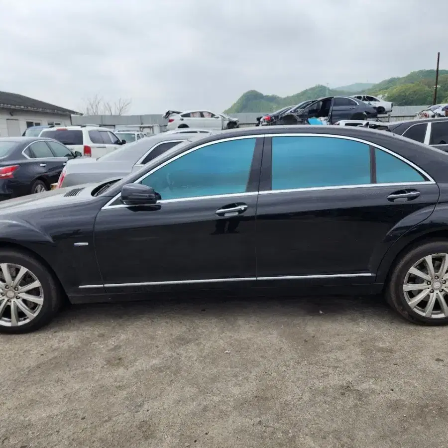 벤츠 w221 후기형 s500  부품 각개판매합니다