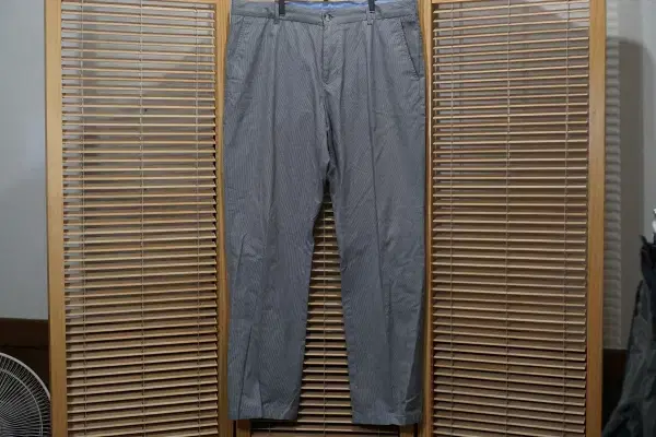 M741 Tommy Hilfiger Men's Size 35 Grey Cotton Trousers